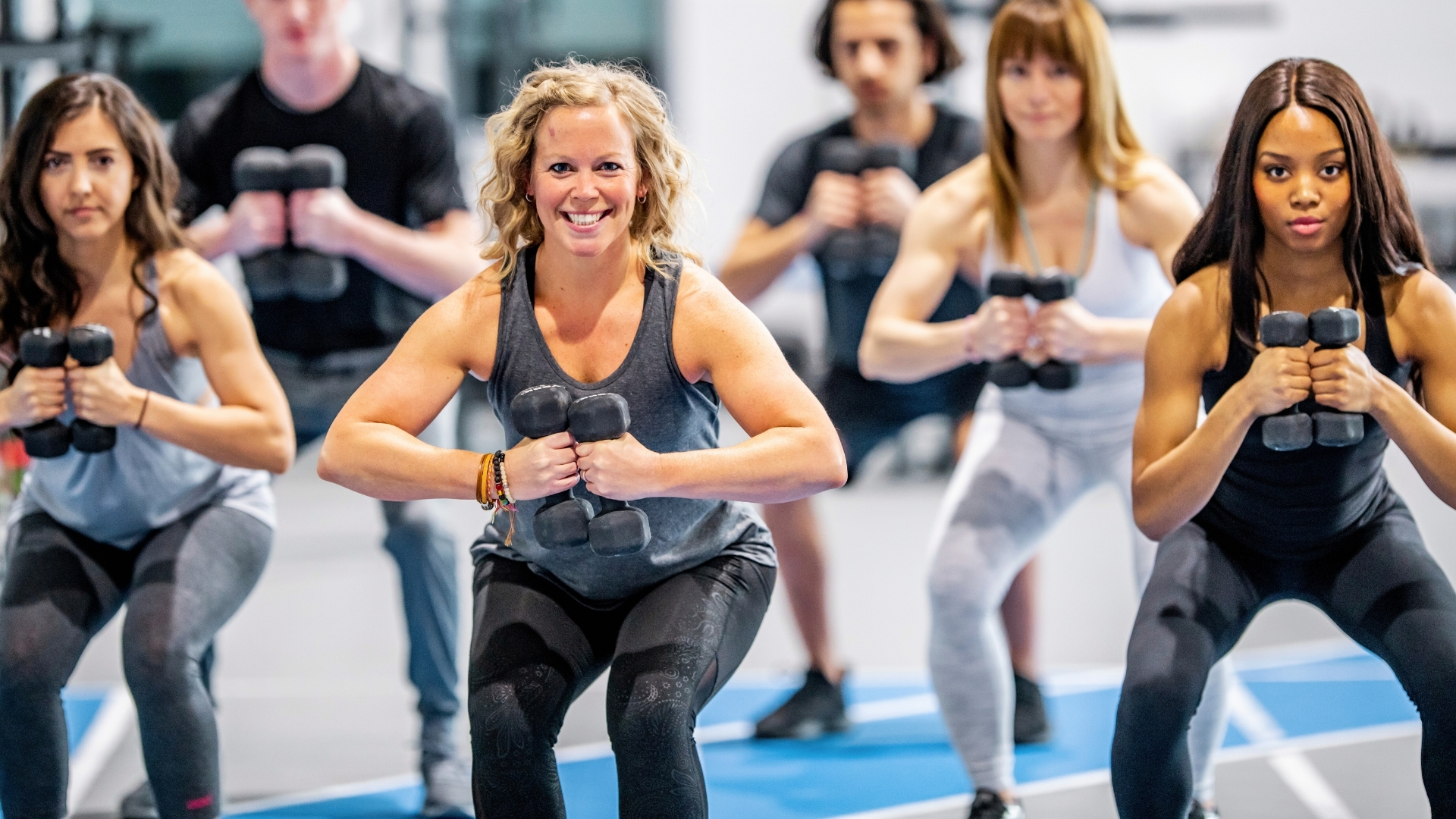 Gruppenfitness für Frauen, Fitness, Yvonne Bächli, Vipfitstyle, Krafttraining, Albisrieden, Albisriederdörfli